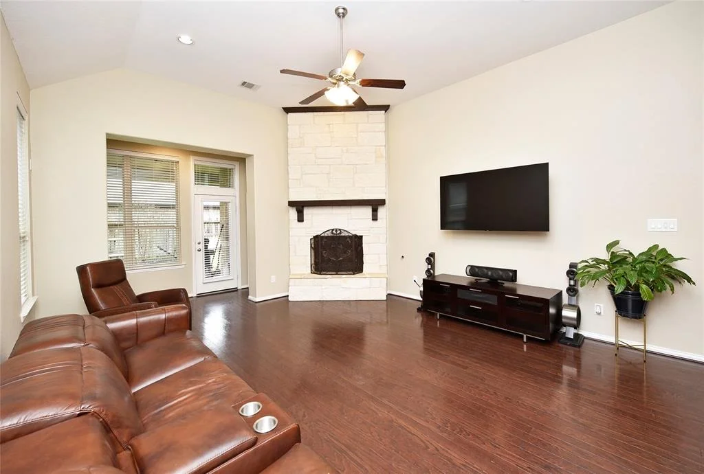 Photo of 6007 Hedgepark Drive