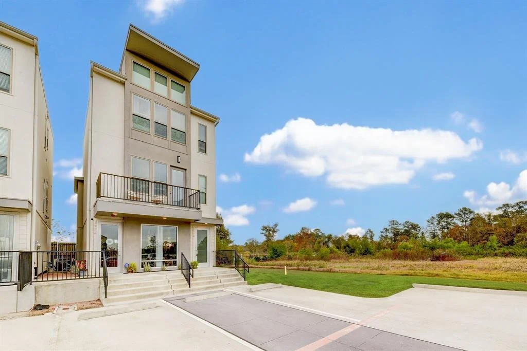 Photo of Unit B at 397 N Centro Circle