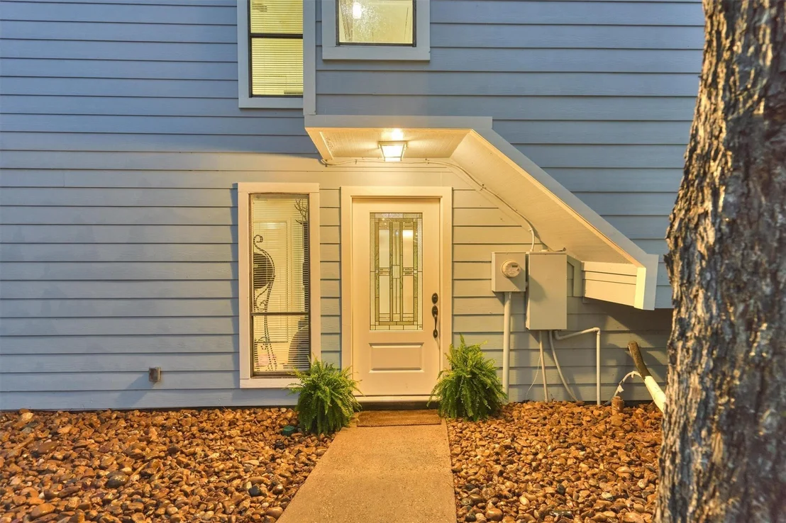 Photo of 807 Paradise Lane