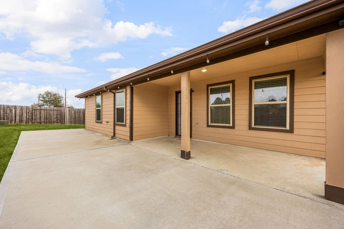 Photo of 18442 Grayson Bluff Way