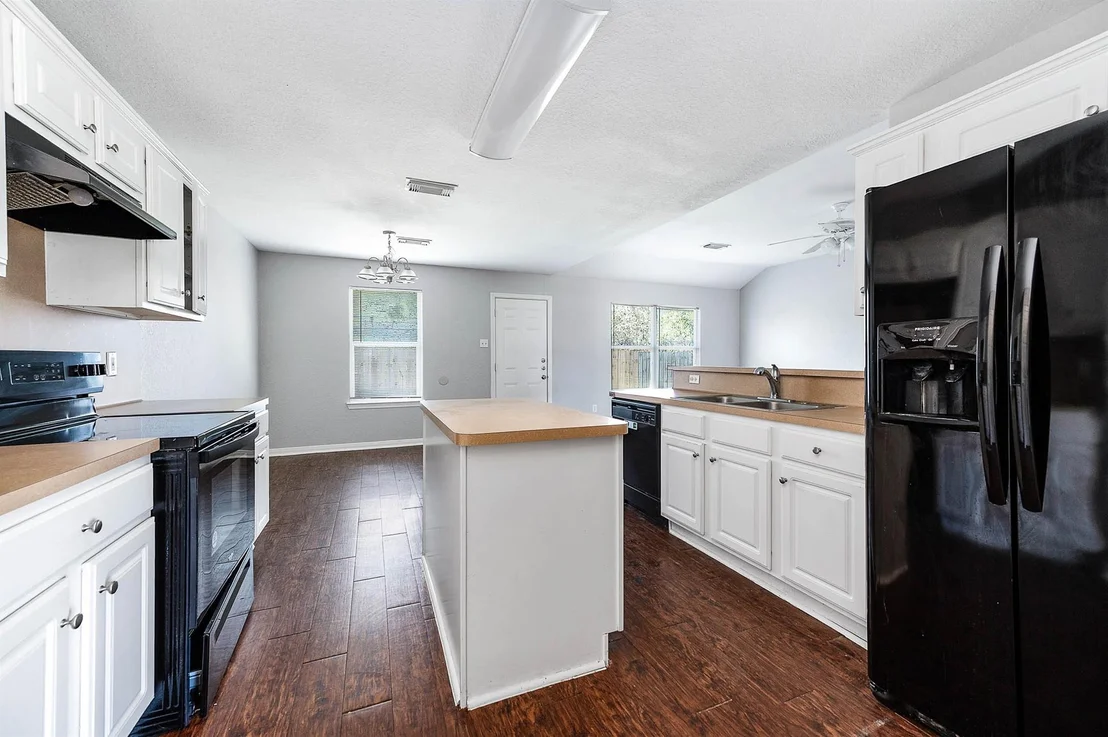 Photo of 220 Kellyn Court