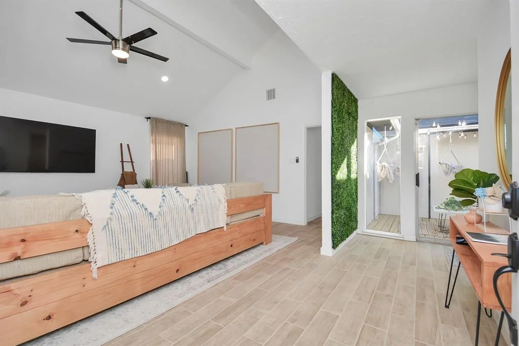 Photo of 9603 Sharpview Drive