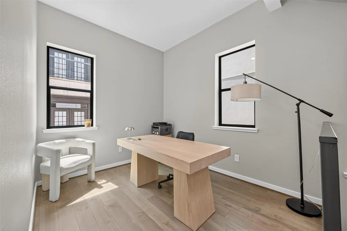 Photo of 607 Memorial Heights Drive