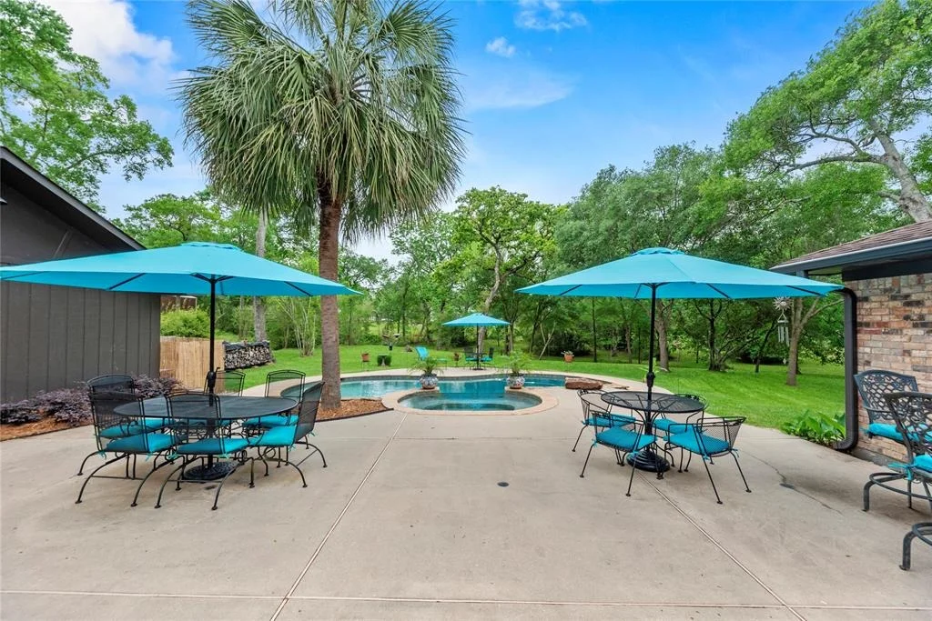 Photo of 2219 Black Hawk Lane