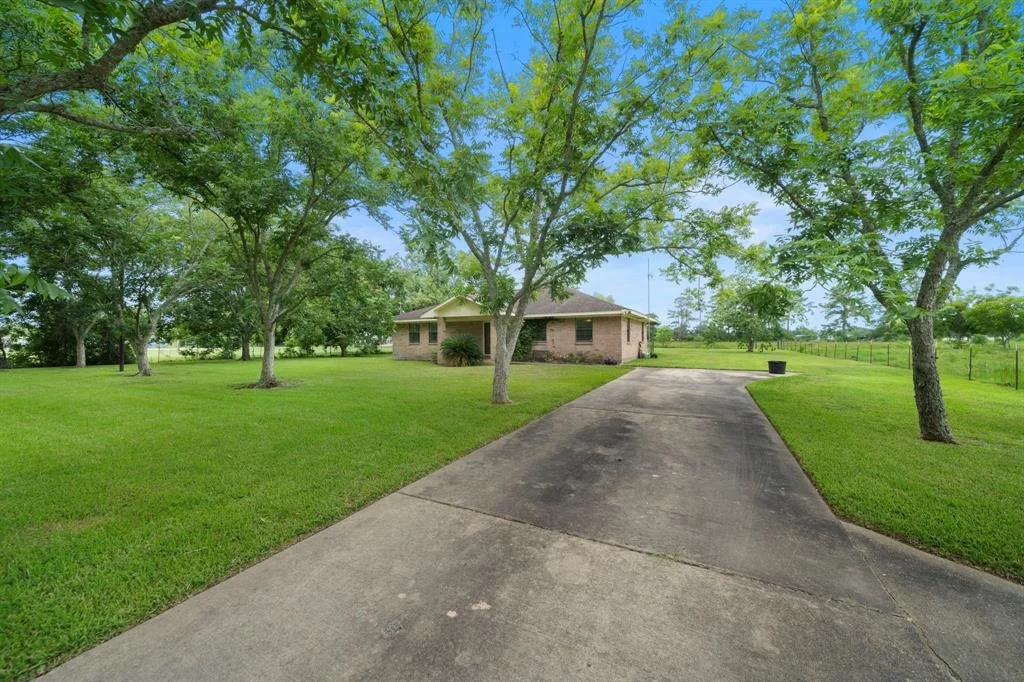 Photo of 17311 Auction Barn Rd