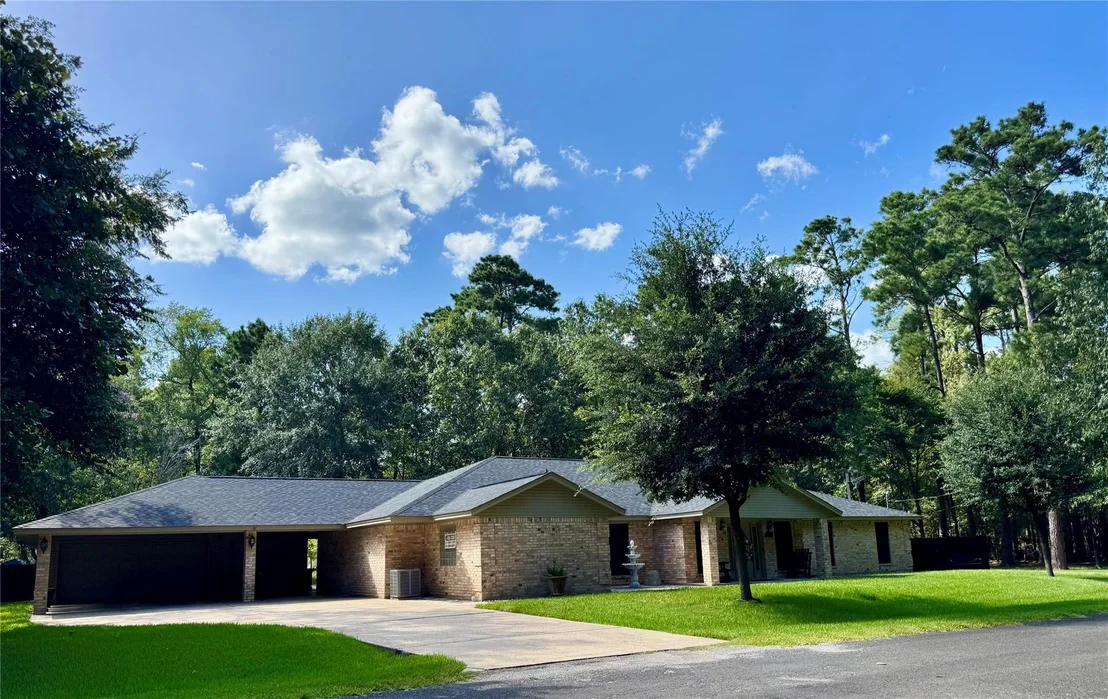 Photo of 125 Clear Springs
