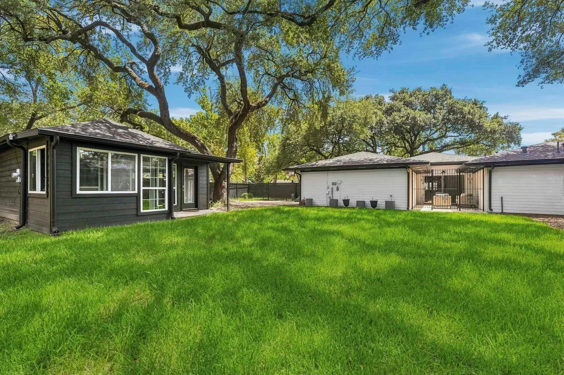 Photo of 2302 Chimney Rock Road