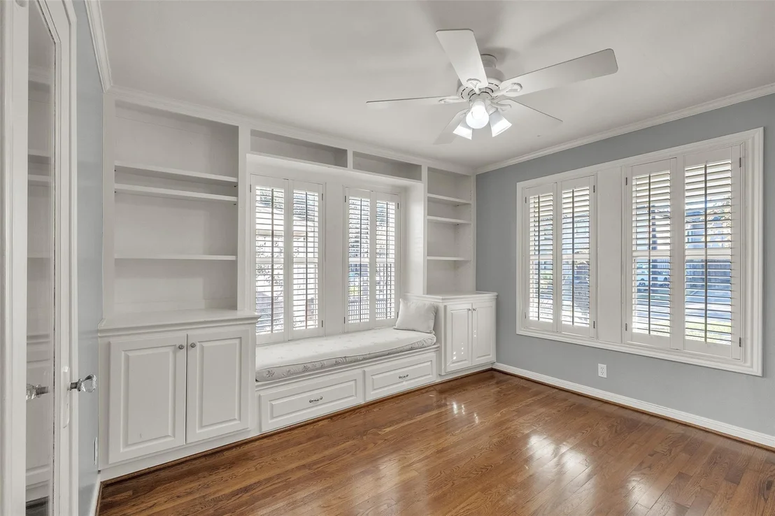 Photo of 3932 Marquette Street