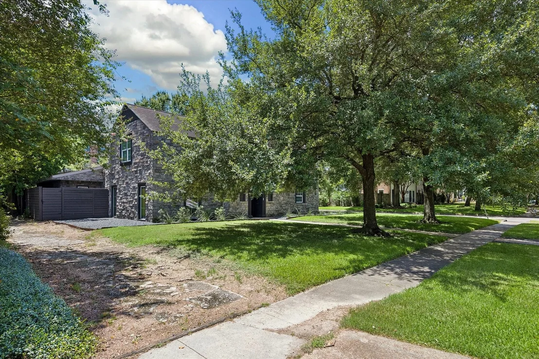 Photo of 3071 Locke Lane