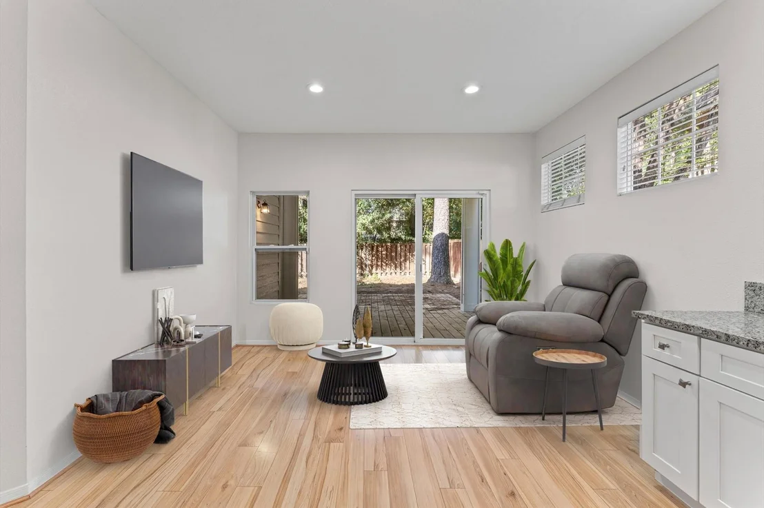 Photo of 50 Lakeridge Drive