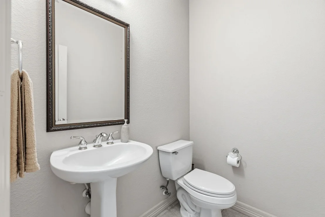 Photo of 8411 Middle Canyon Road
