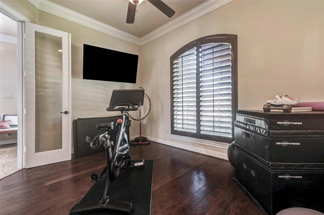 Photo of 4915 Westchester Drive