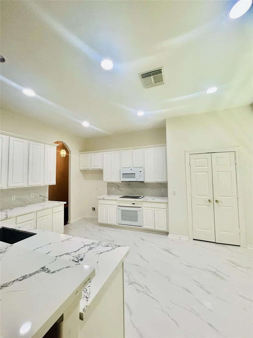 Photo of 43 N Belfair Place