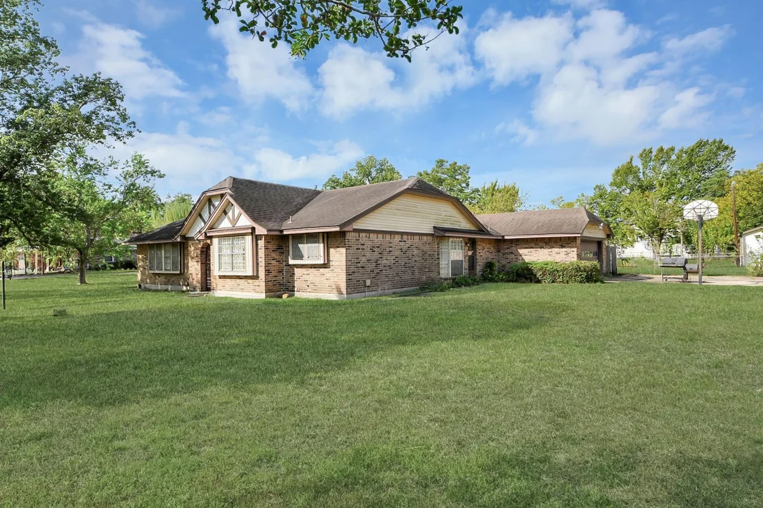 Photo of 4619 Frontier Drive