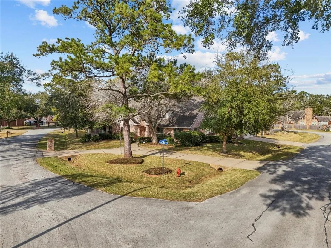 Photo of 710 Bayou Crest Circle