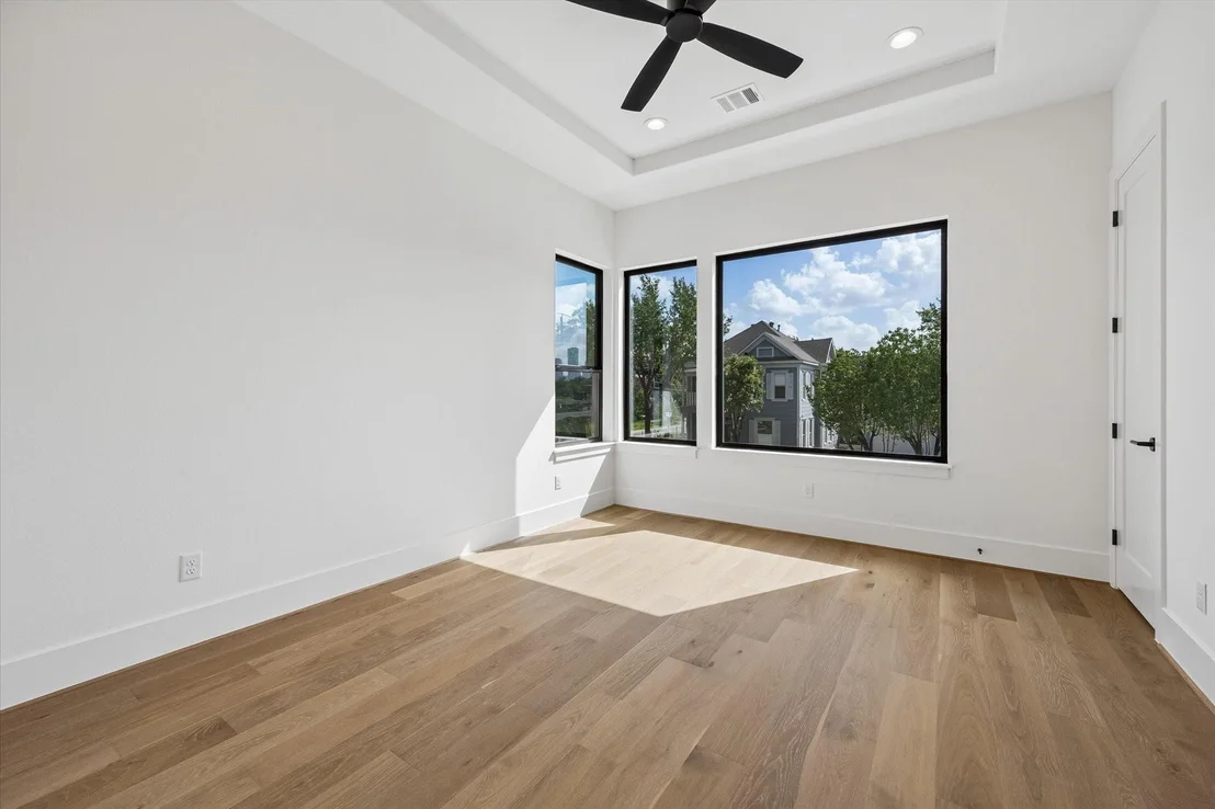 Photo of 335 Harvard Street