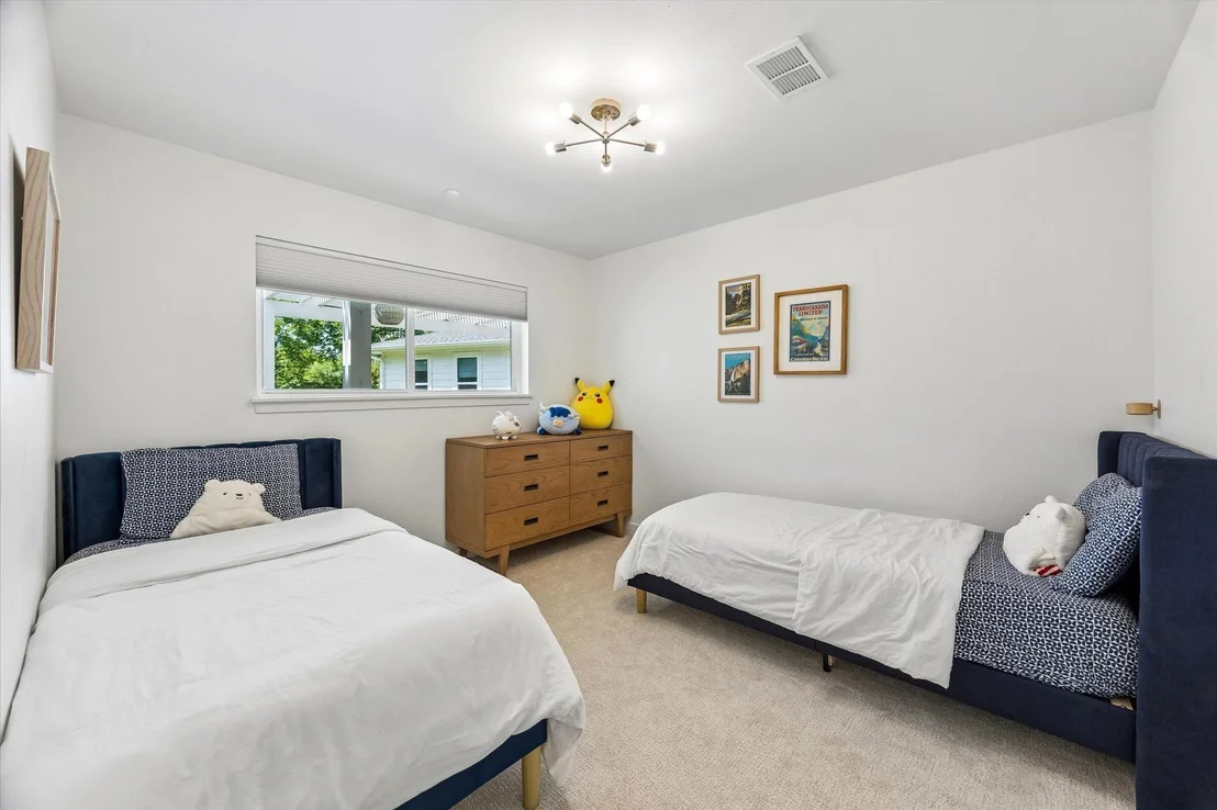 Photo of 1031 Chamboard Lane