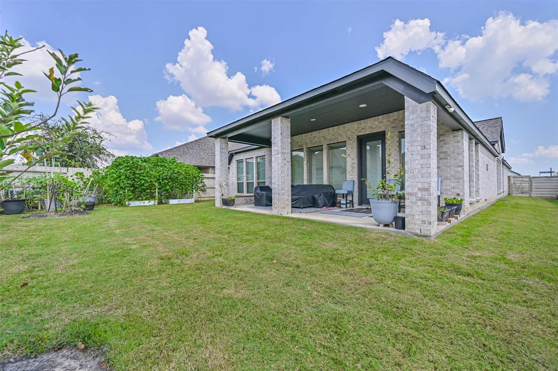 Photo of 5138 Walnut Grove Lane