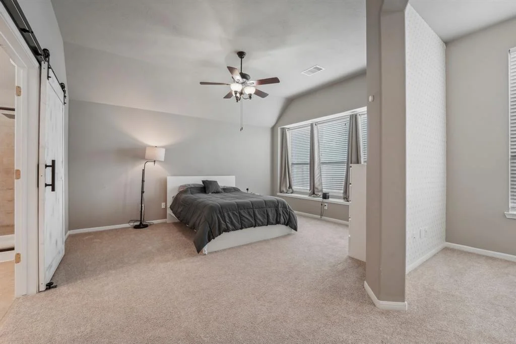 Photo of 2125 Mooncrest Drive