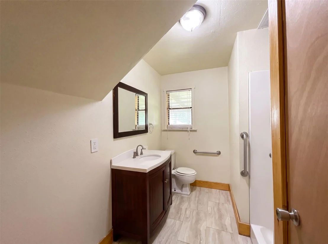 Photo of 70 Rustling Oaks Street