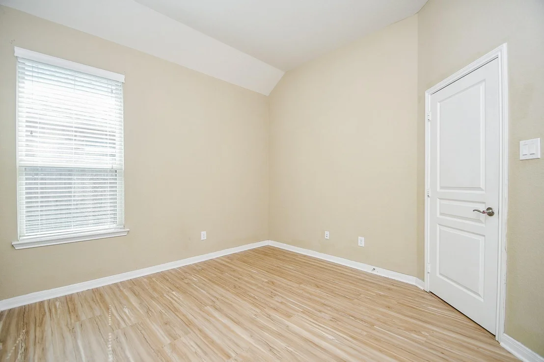 Photo of 4819 Oak Rambling Drive