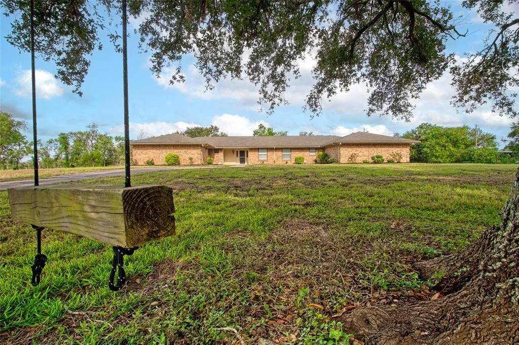 Photo of 2111 County Road 428