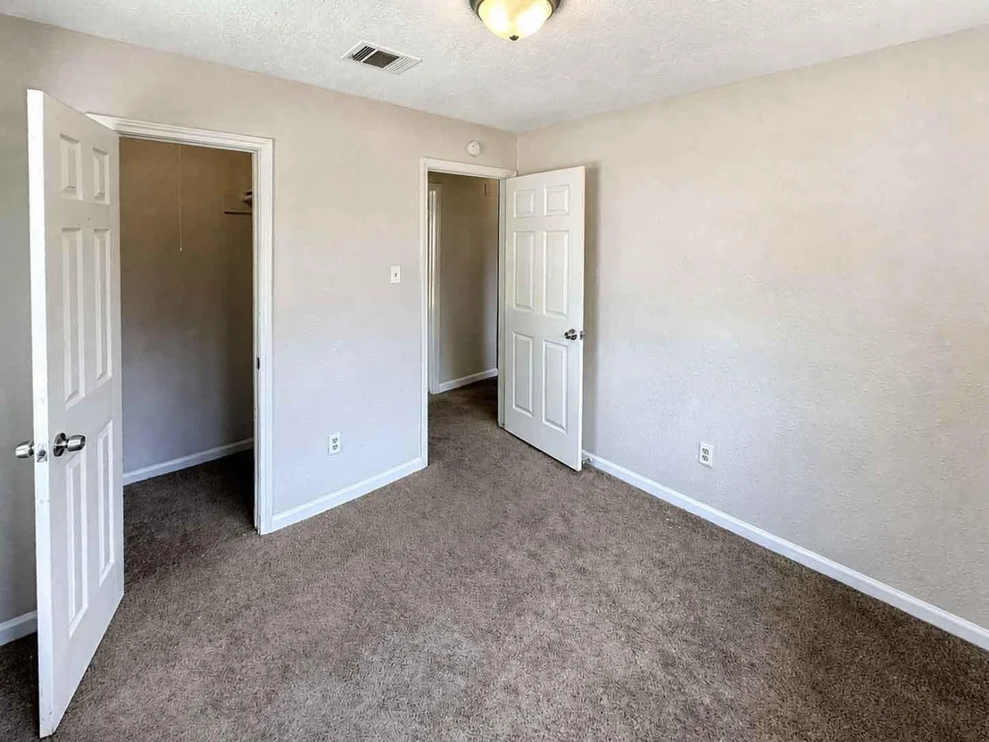 Photo of 8710 Parkway Forest Drive