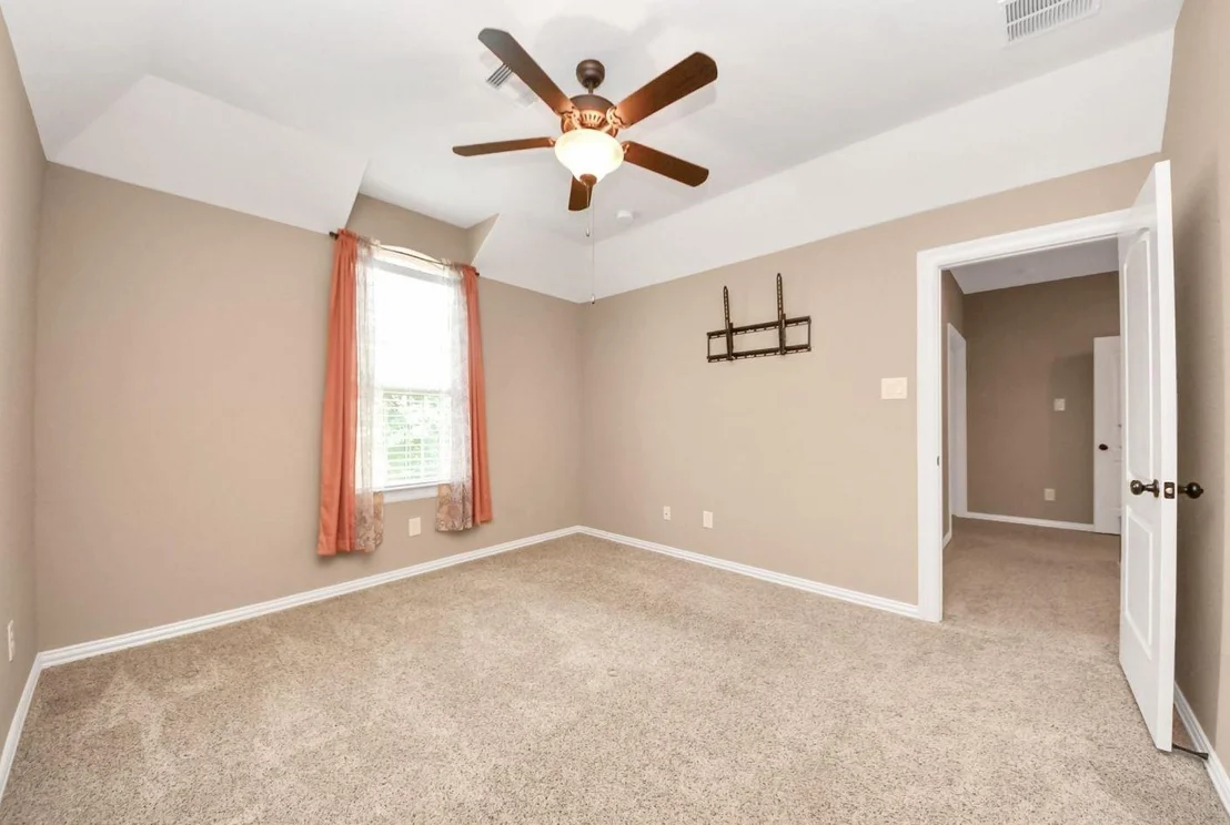 Photo of 102 Stonecrop Place