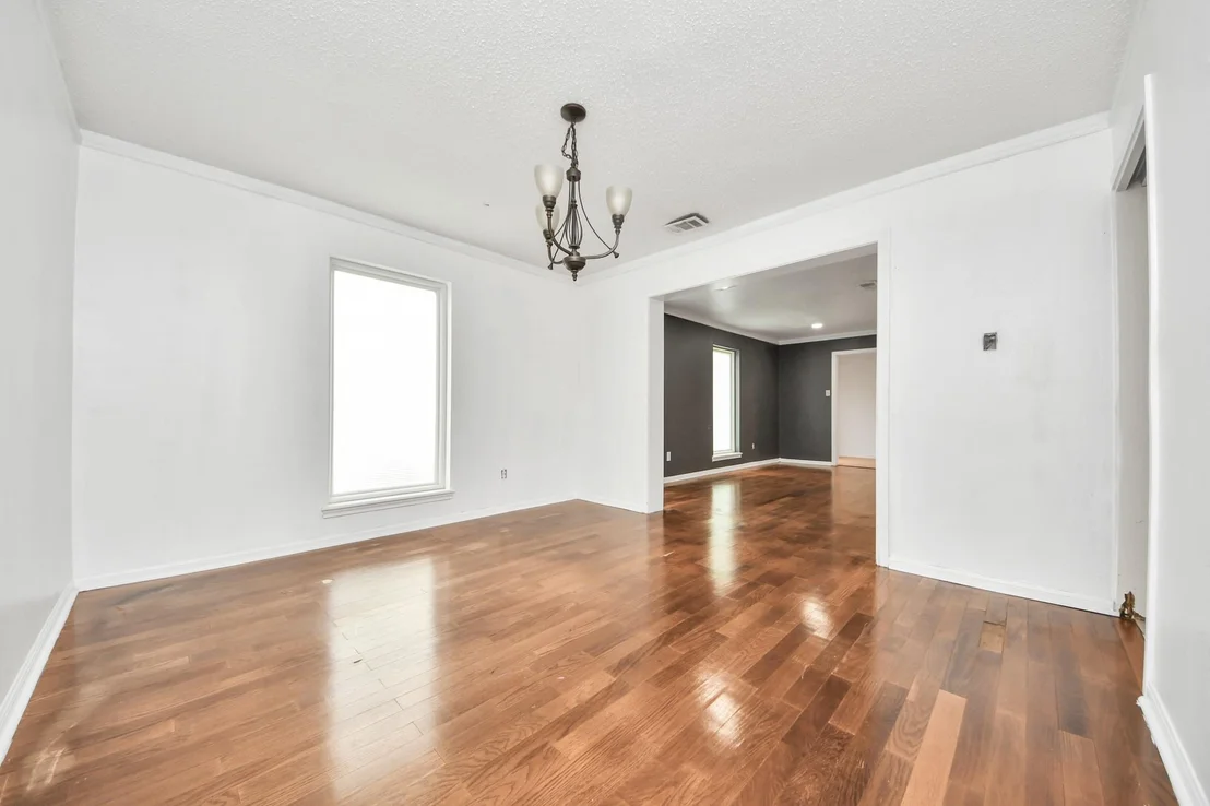 Photo of 5807 Foresthaven Drive