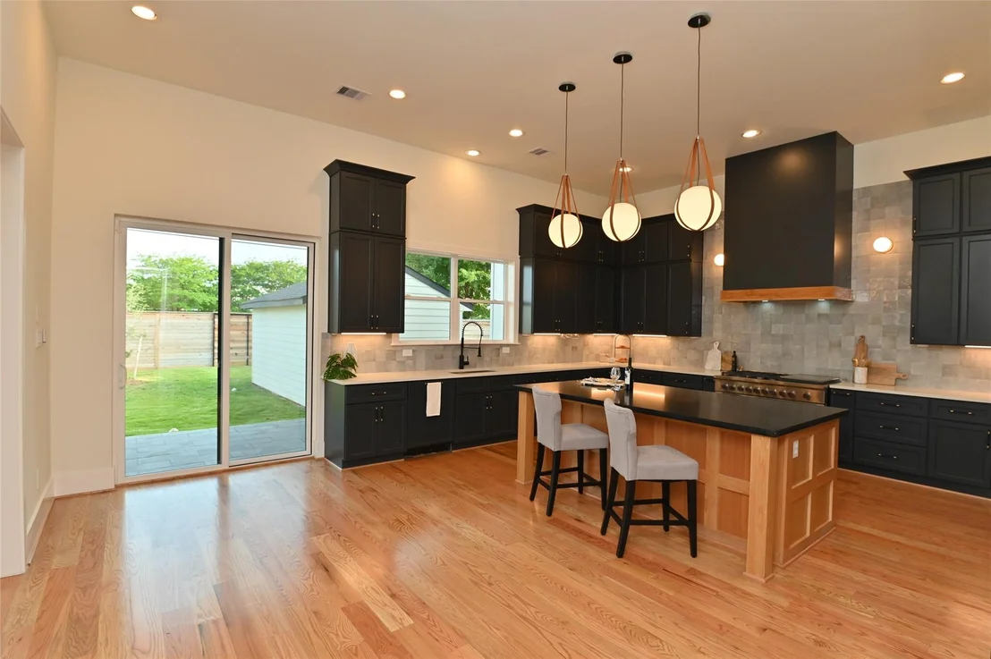 Photo of 1733 Du Barry Lane