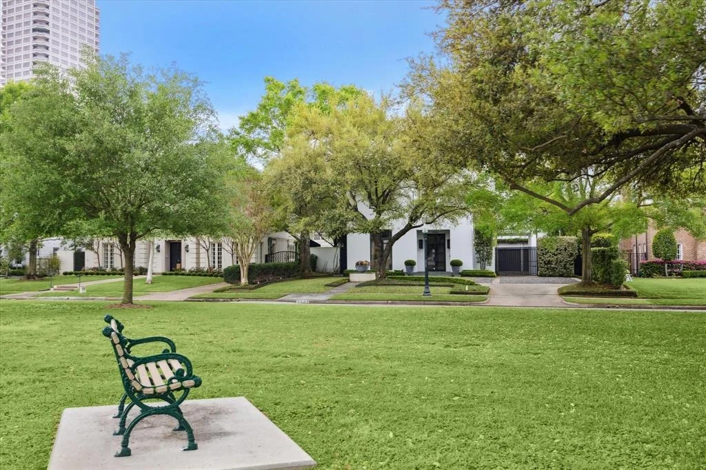 Photo of 2949 Chevy Chase Drive