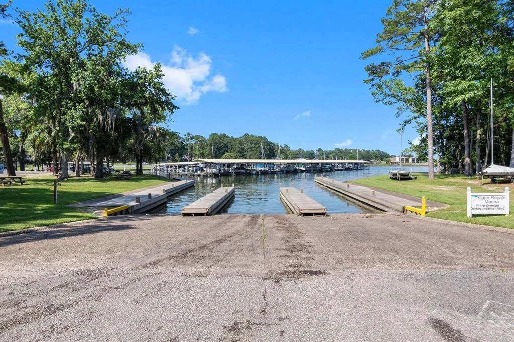 Photo of 141 S Fairway Loop