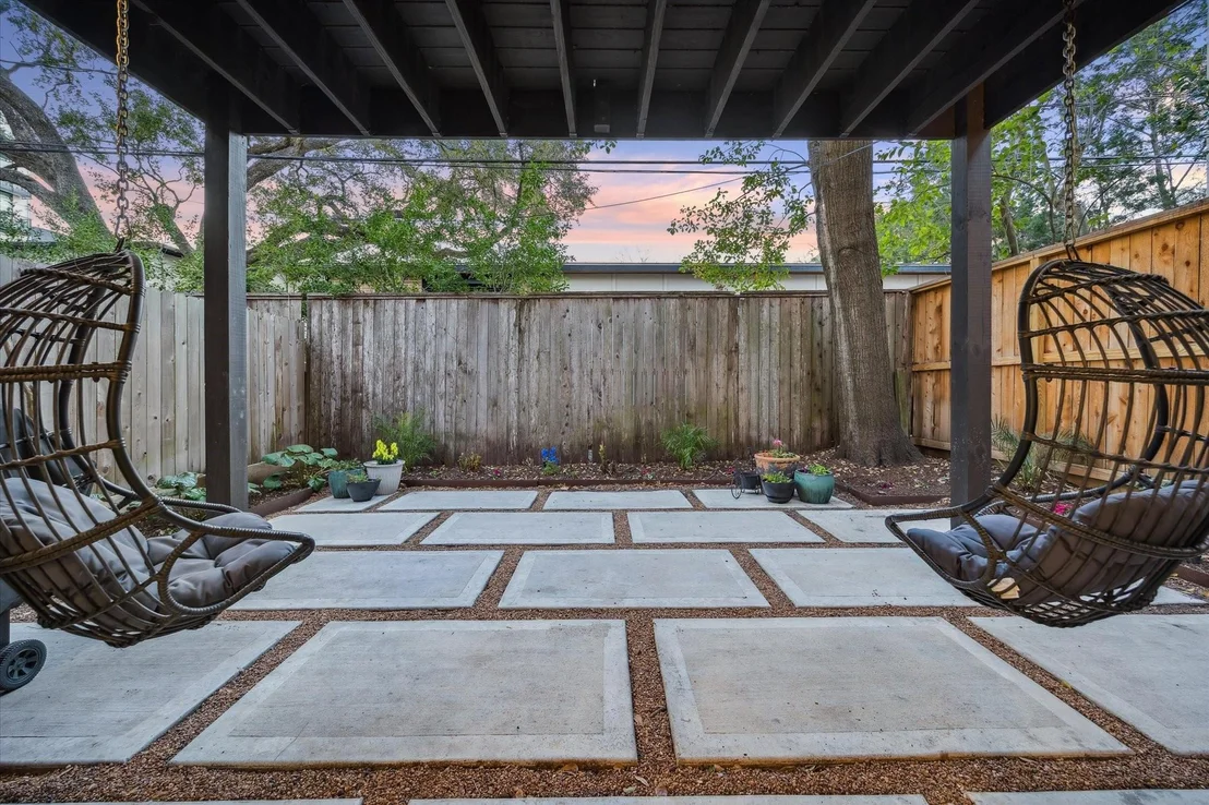 Photo of 2366 Dunstan Road
