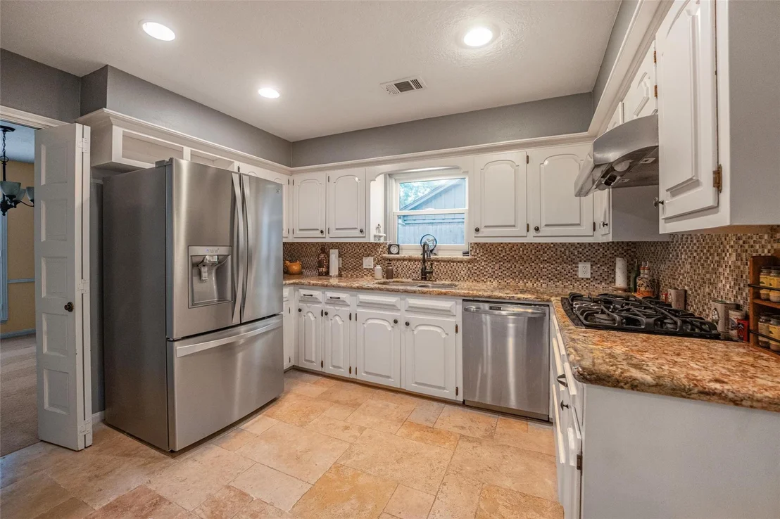 Photo of 14610 Carolcrest Drive