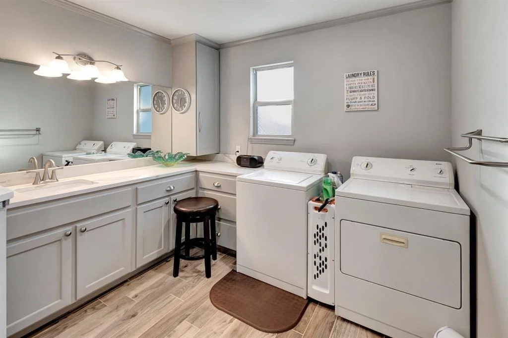Photo of 820 Meadow Lane