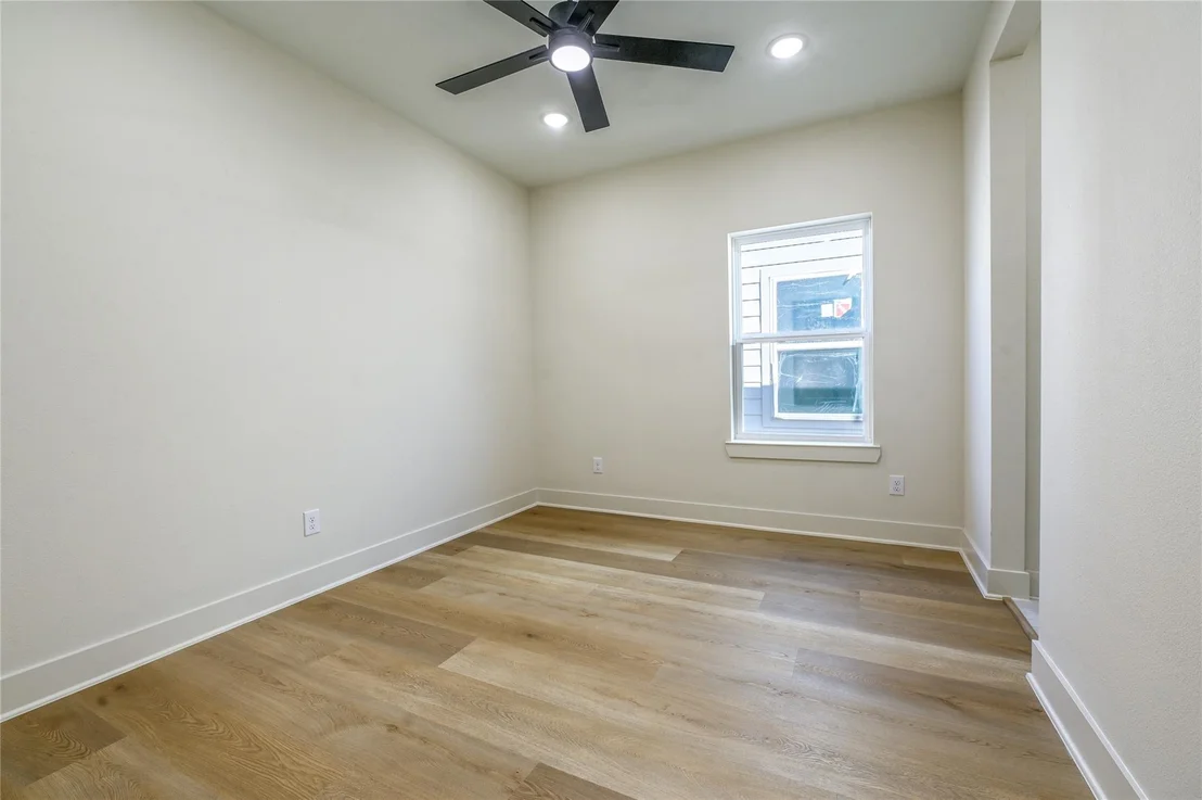 Photo of 14113 Bridgeport