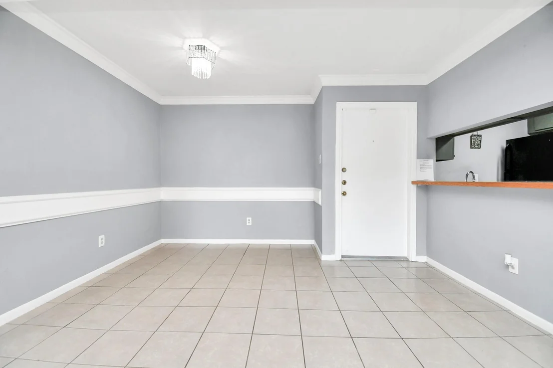 Photo of Unit 21 at 3065 Walnut Bend Lane