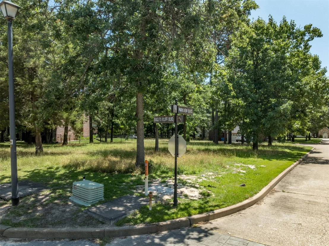Photo of 137 Eagles Bluff Blvd S