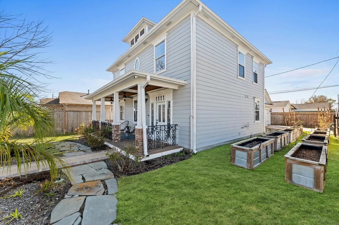 Photo of 1111 Walton Street