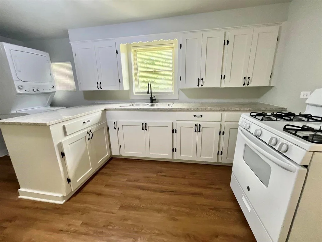Photo of 655 N 2nd Street