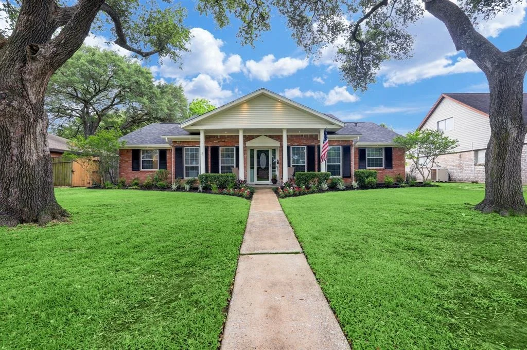 Photo of 8123 Braesview Lane