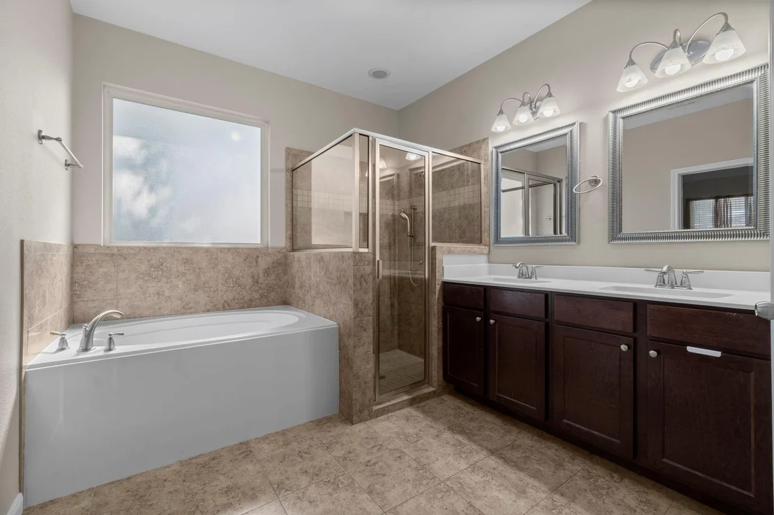 Photo of 984 Arbor Glen