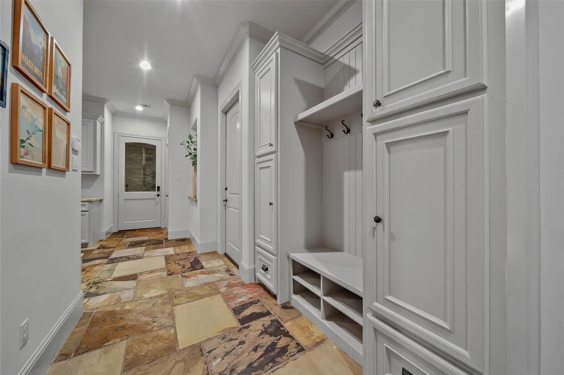 Photo of 852 Eagle Pointe