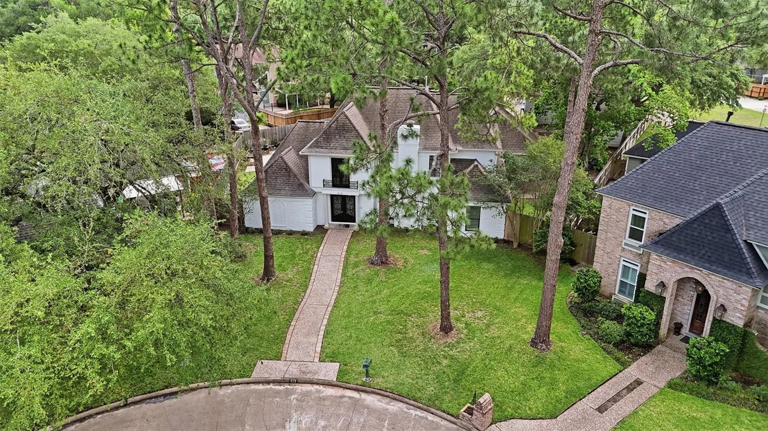 Photo of 615 Brenwick Court