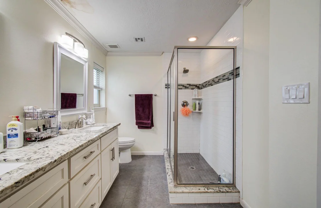Photo of 9818 Emnora Lane