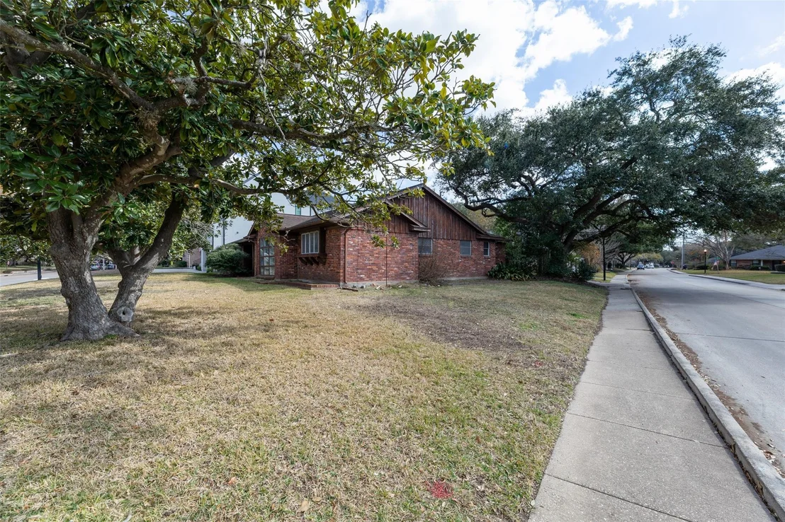 Photo of 3647 Aberdeen Way