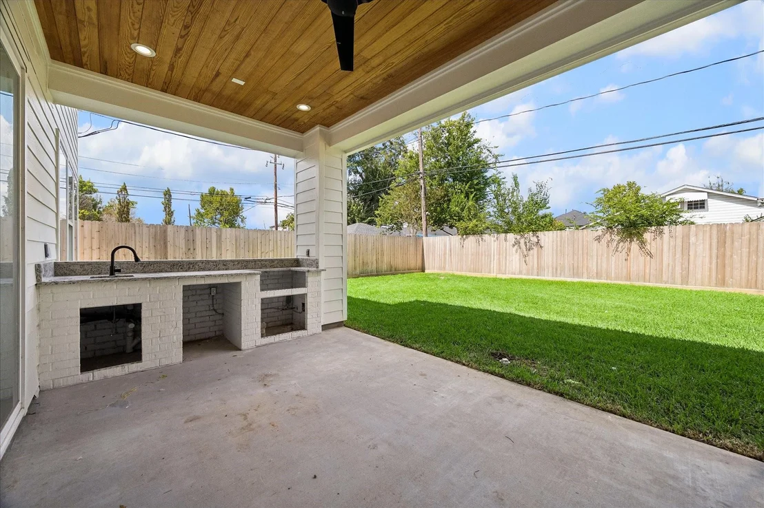 Photo of 1726 Chantilly Lane