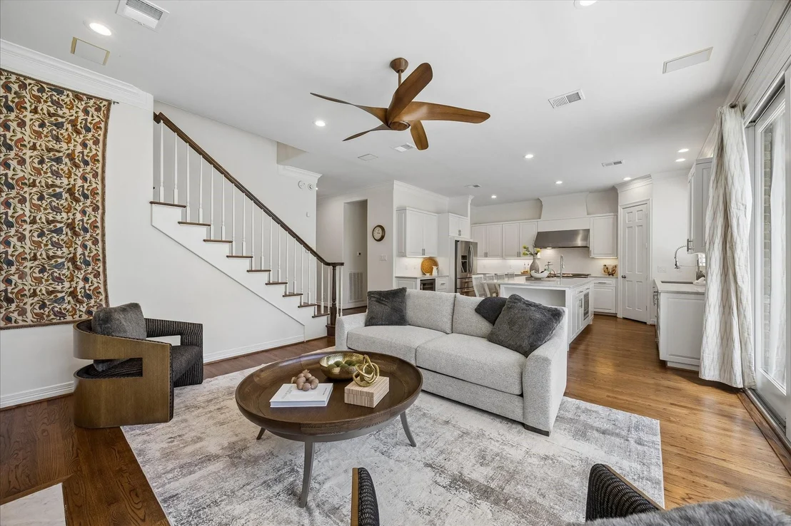 Photo of 4111 Sunset Boulevard
