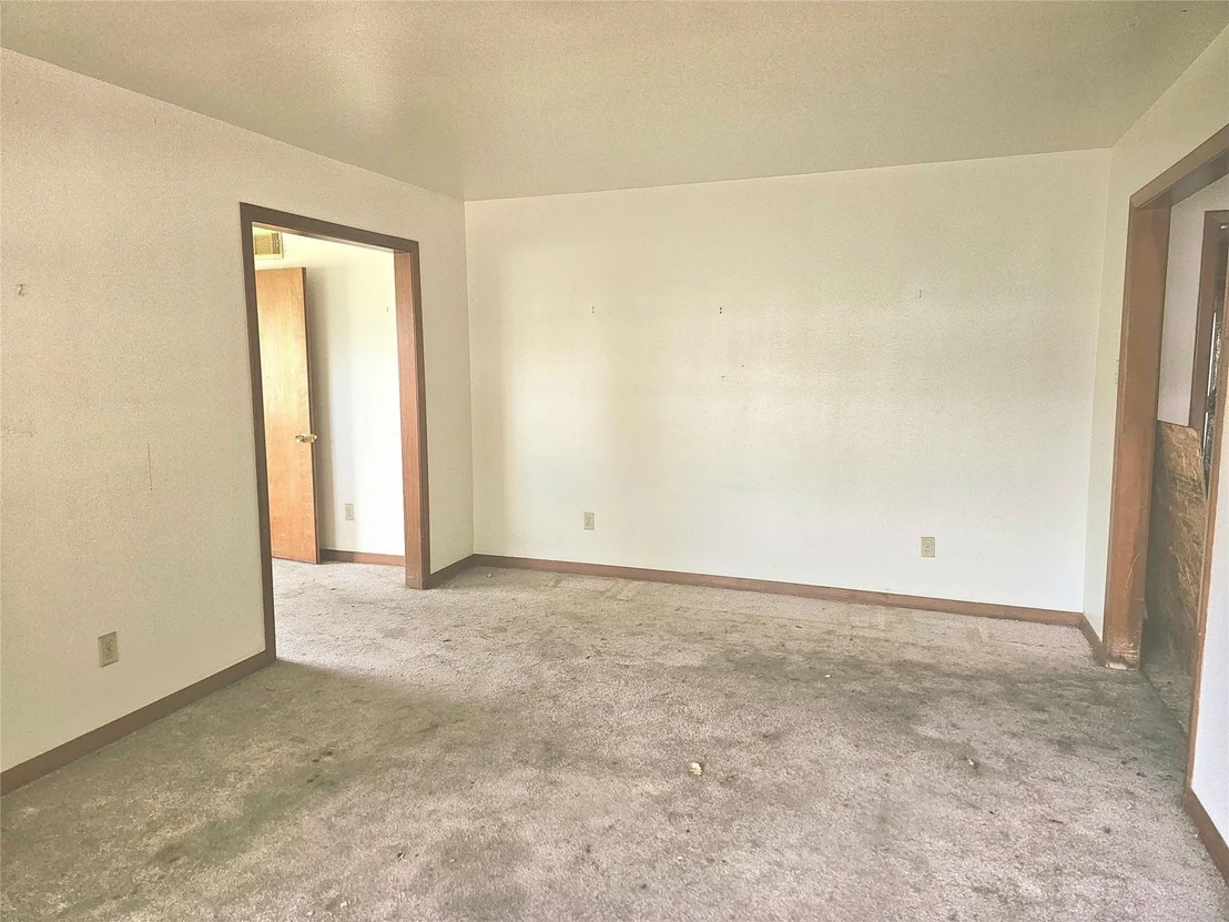 Photo of 8431 Dover Street