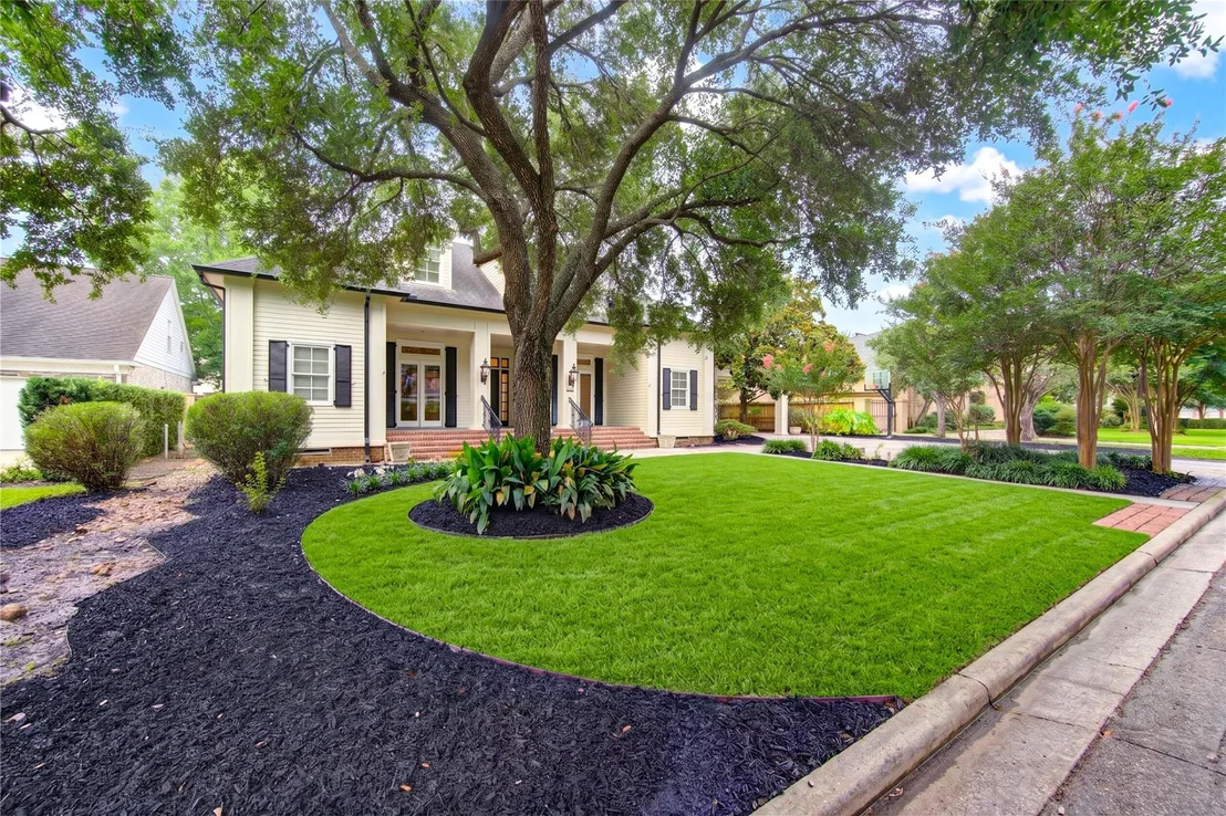 Photo of 4615 Laurel Street